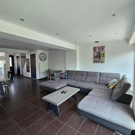 Holiday home Maison Spacieuse, Agreable Et Ensoleille