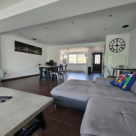 Maison Spacieuse, Agreable Et Ensoleille Holiday home *