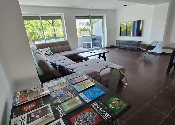 Maison Spacieuse, Agreable Et Ensoleille